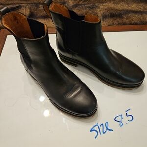 Madewell Women's Size 8.5  Chelsea Boots - Black Leather